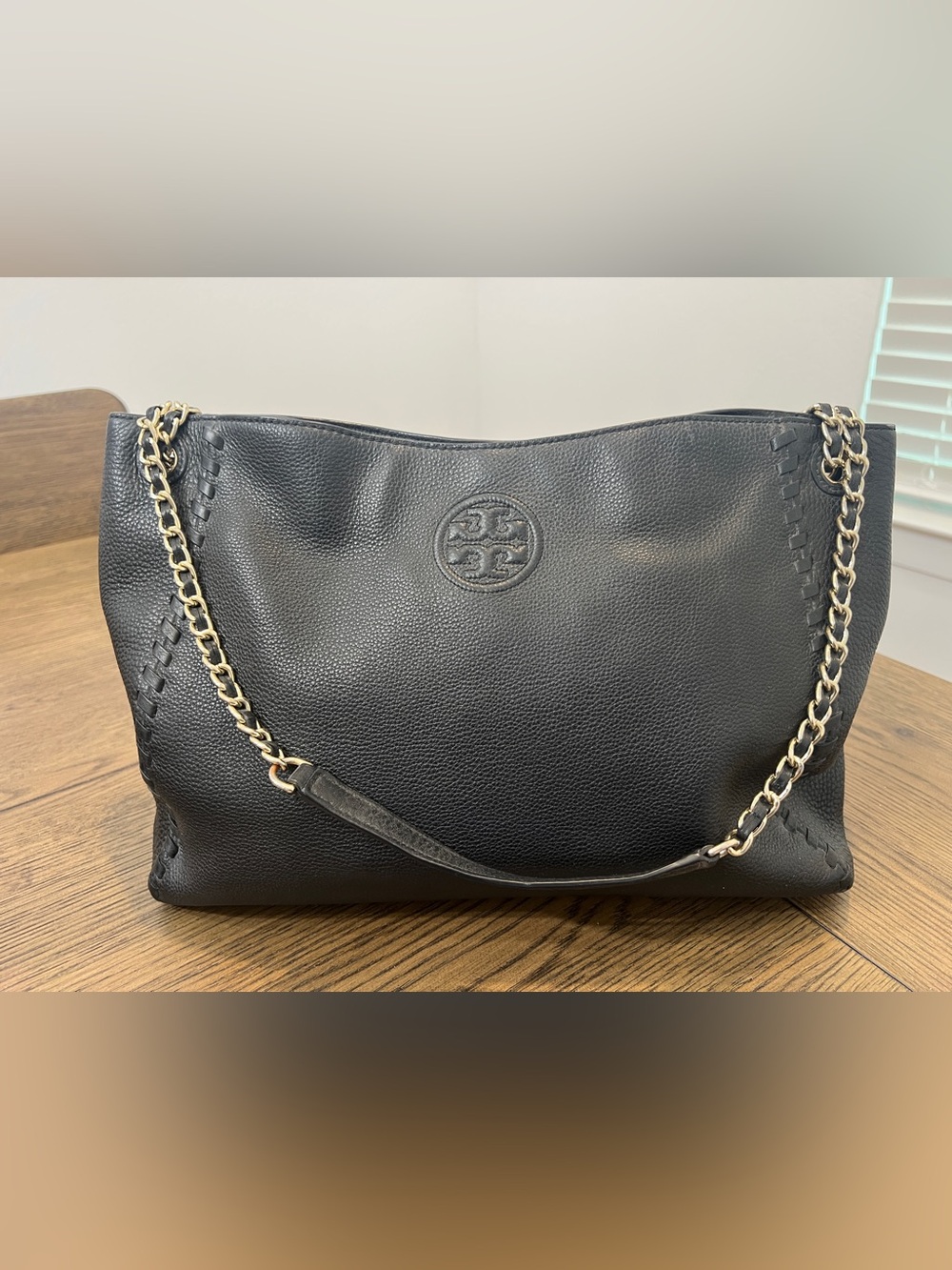 GUC Tory Burch pebbled leather tote - black/gold accent adjustable strap